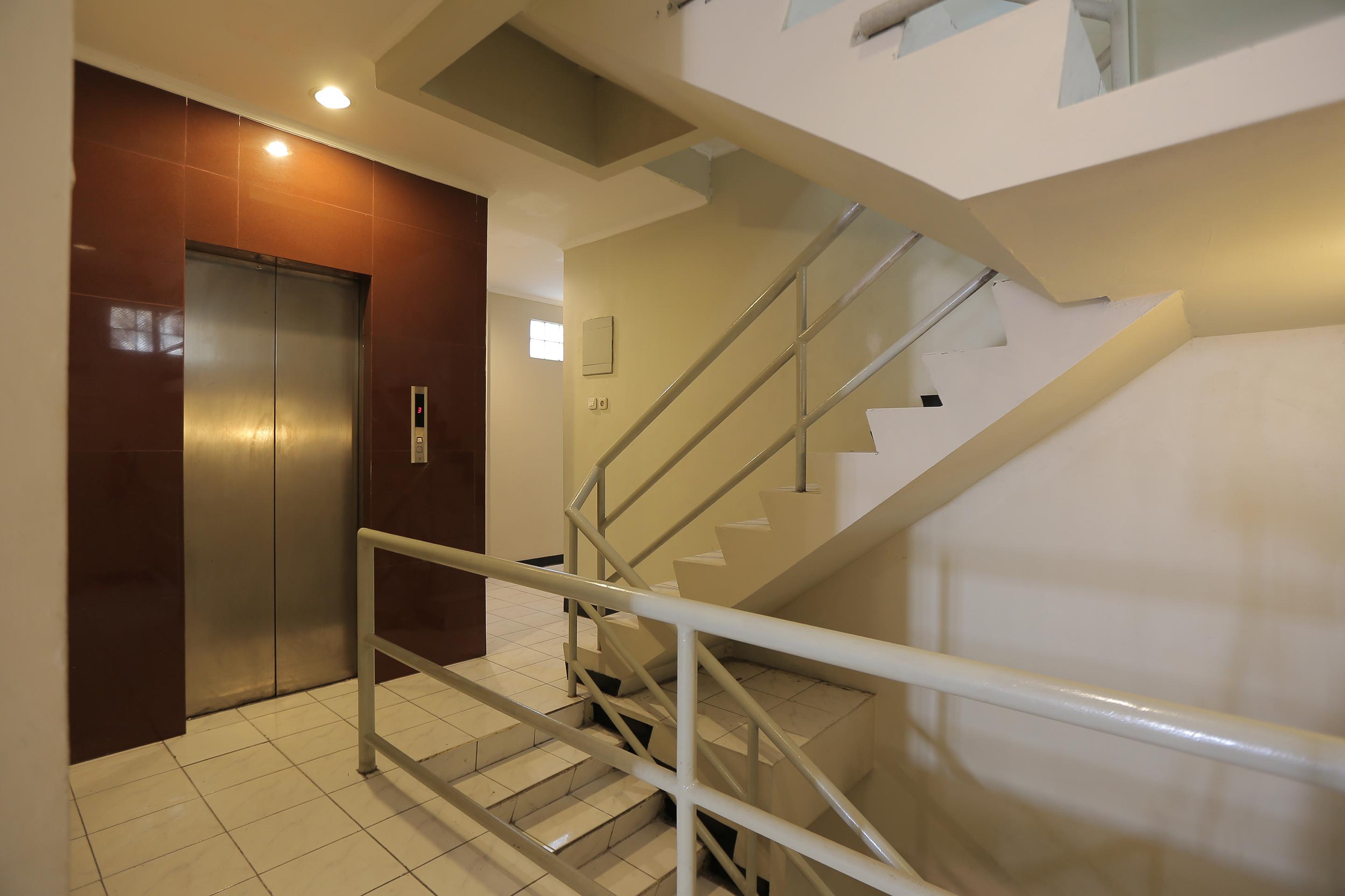 Oyo 117 Blueberry Homestay Jacarta Exterior foto