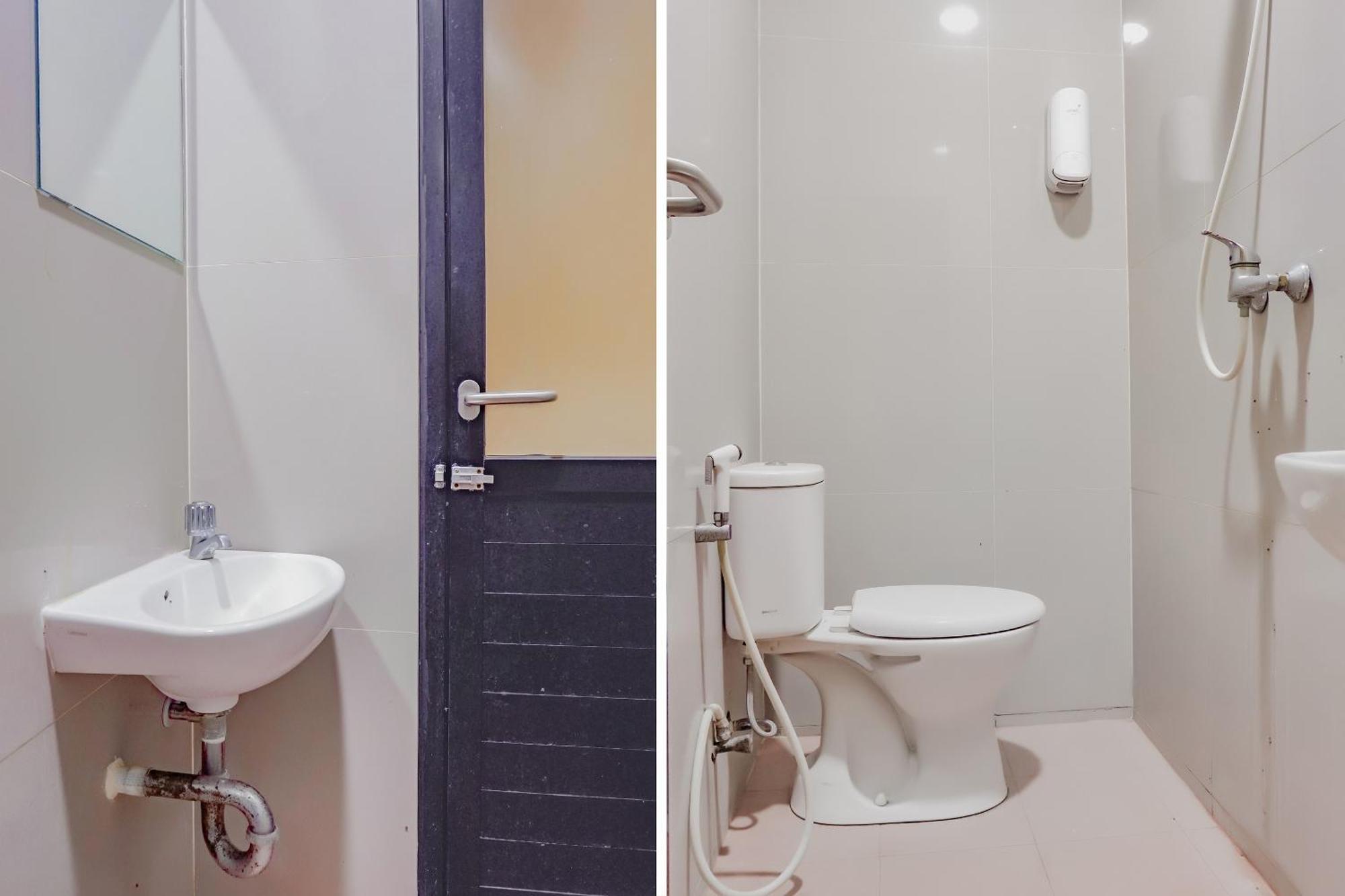 Oyo 117 Blueberry Homestay Jacarta Exterior foto